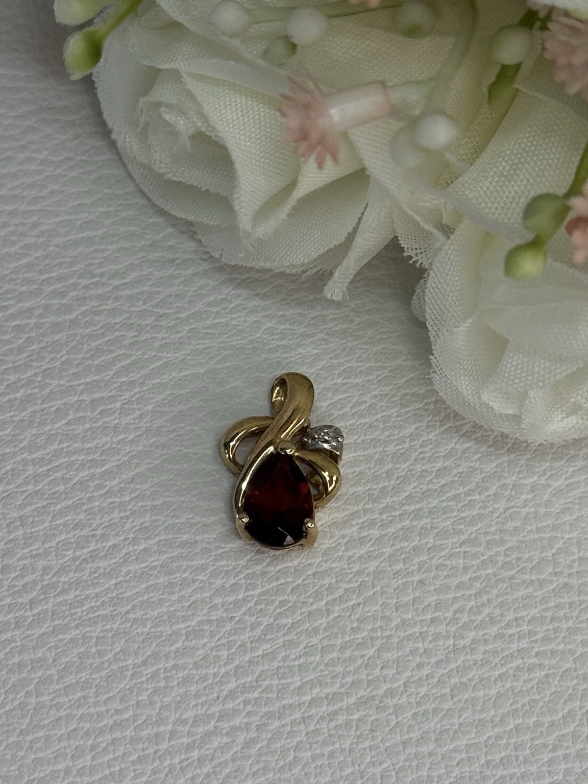10K Yellow Gold Garnet & Diamond Pendant Length 0.65 Inch