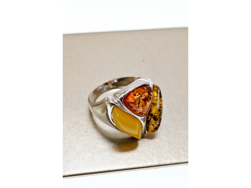 Beautiful 925 Sterling Silver Amber Ring Size 8