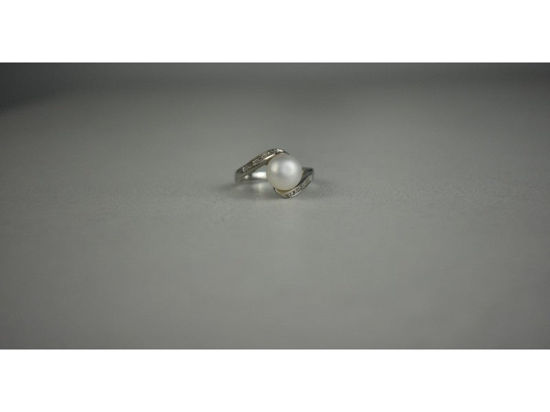 925 Sterling Silver Pearl & Colorless Spinel Ring Size 8