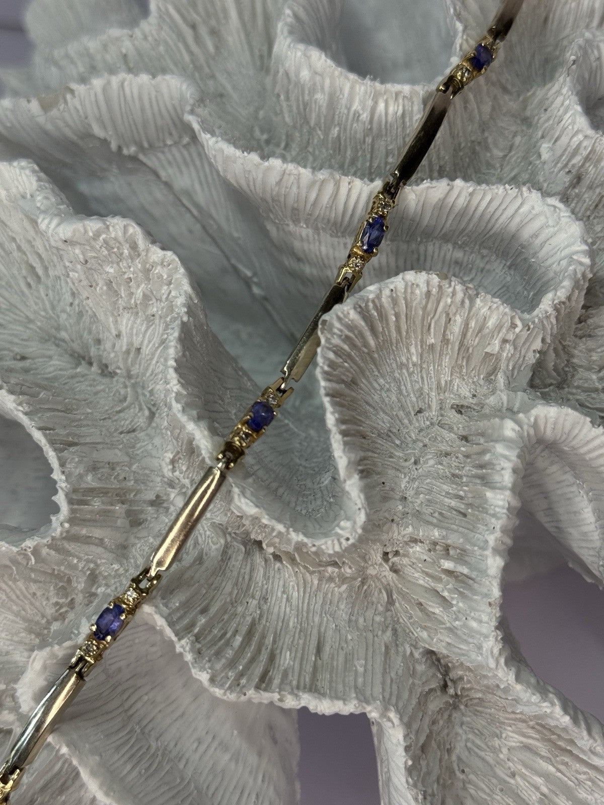 14K Yellow Gold Tanzanite & Diamond Bracelet Length 7.5 Inch