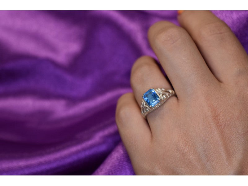 925 Sterling Silver Blue Topaz Openwork Ring Size 6.5