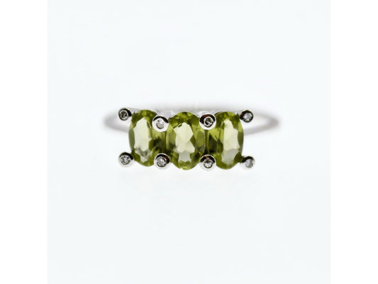 14K White Gold Peridot & Diamonds Ring Size 11.12