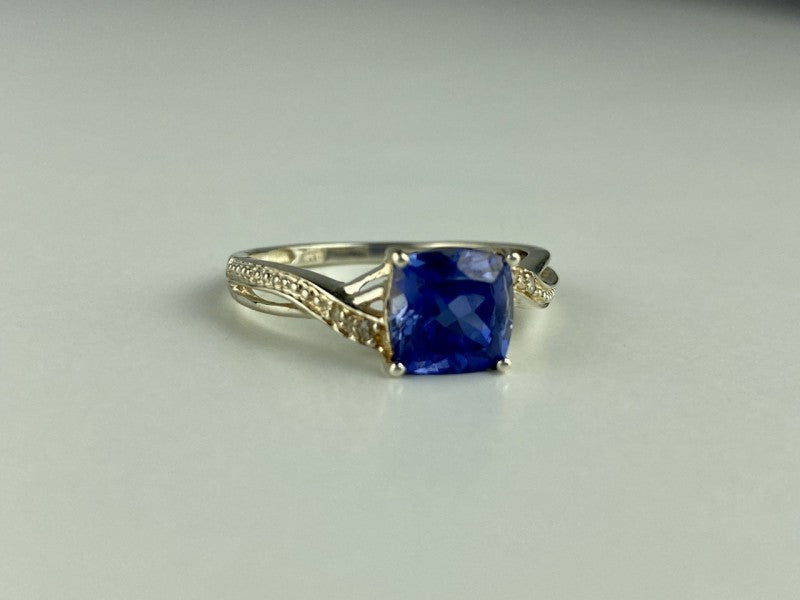 925 Sterling Silver Iolite & CZ Ring Size 6.75
