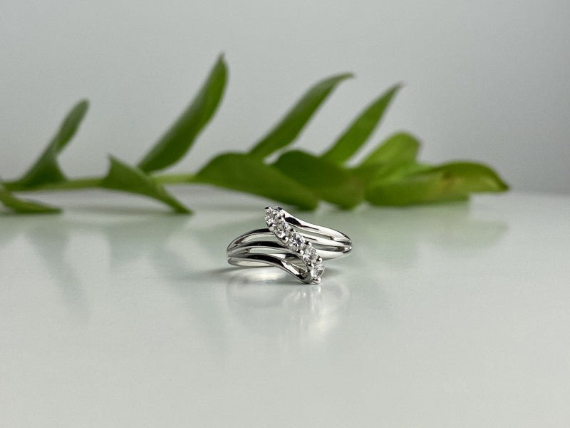 925 Sterling Silver White Topaz Ring Size 7