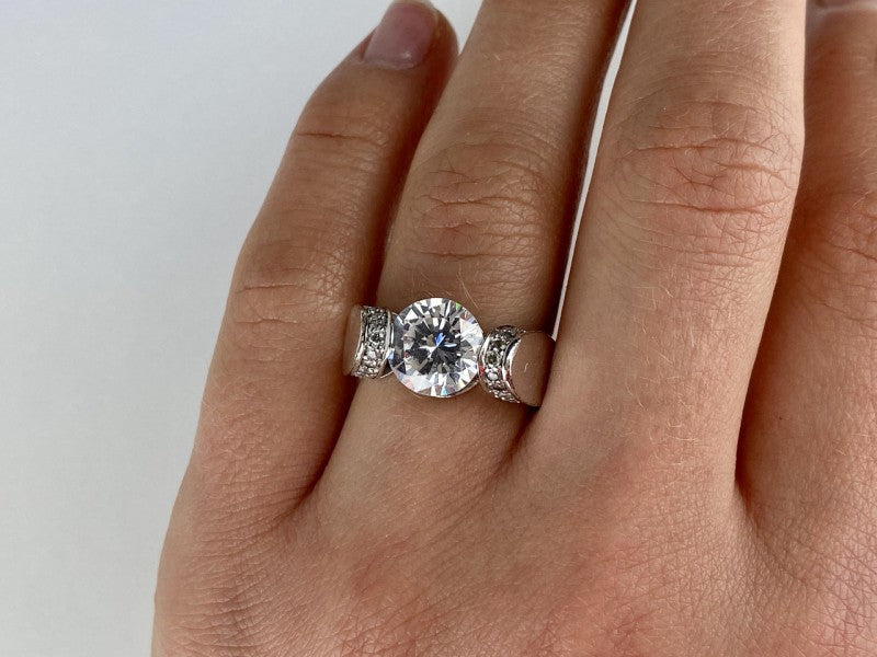 925 Sterling Silver CZ Ring Size 7