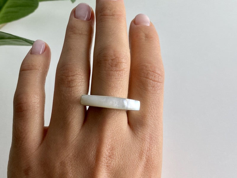 925 Sterling Silver Mother OF Pearl Ring Size 8.5