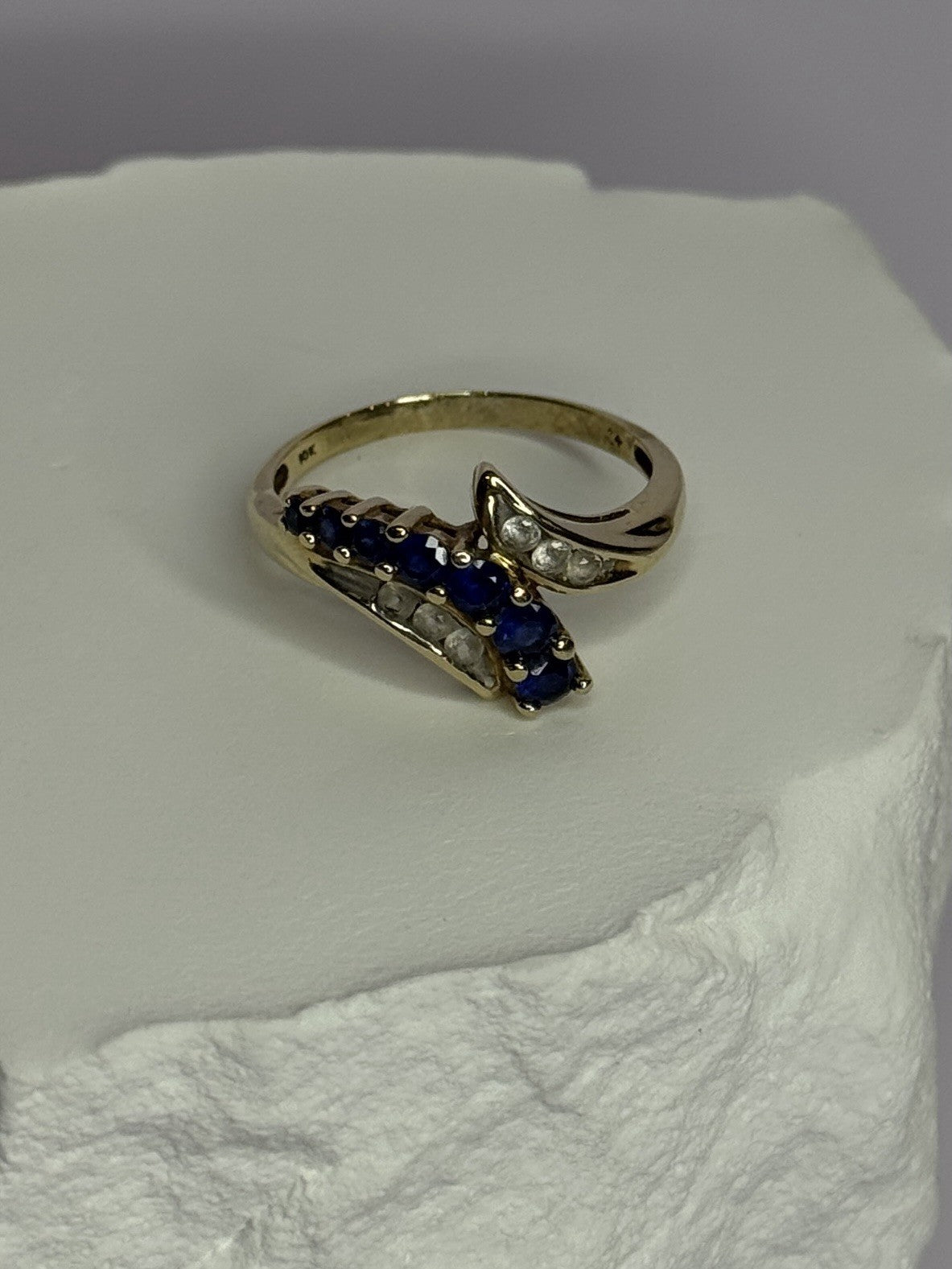 10K Yellow Gold Blue Topaz & White Topaz Ring Size 8