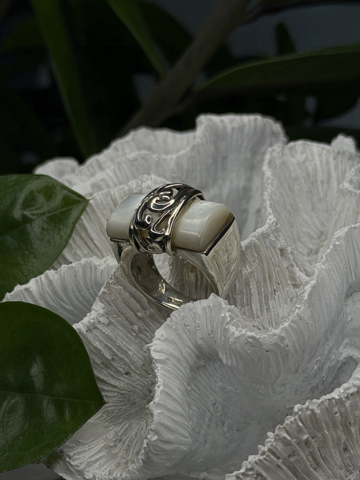 925 Sterling Silver White Abalone Mother of Pearl Ring Size 7