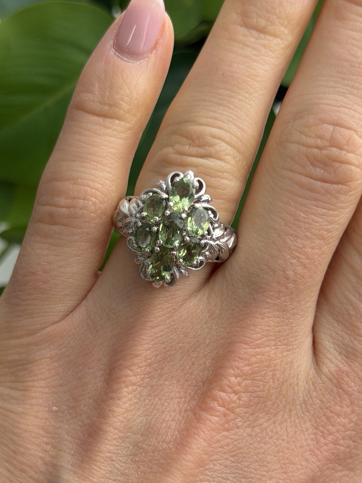 Elegant 925 Sterling Silver Peridot Ring Size 7