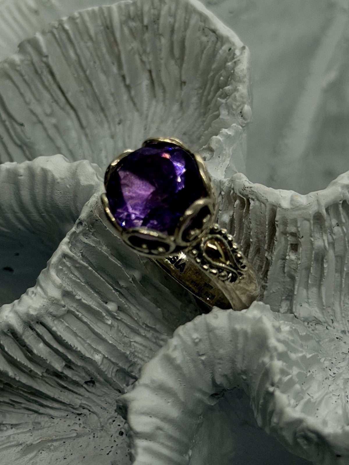 925 Sterling Silver & 18K Yellow Gold Part Amethyst Ring Size 5