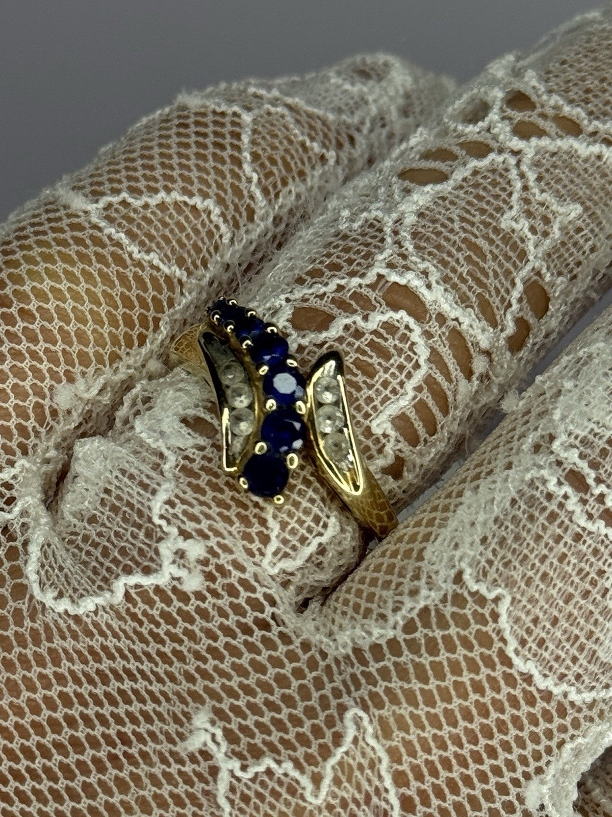 10K Yellow Gold Blue Topaz & White Topaz Ring Size 8