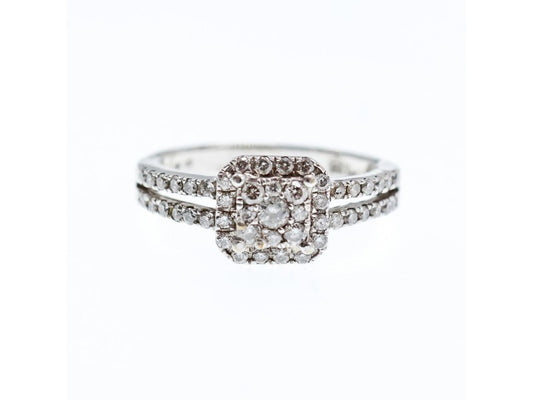 10K White Gold Diamonds Ring Size 6.5