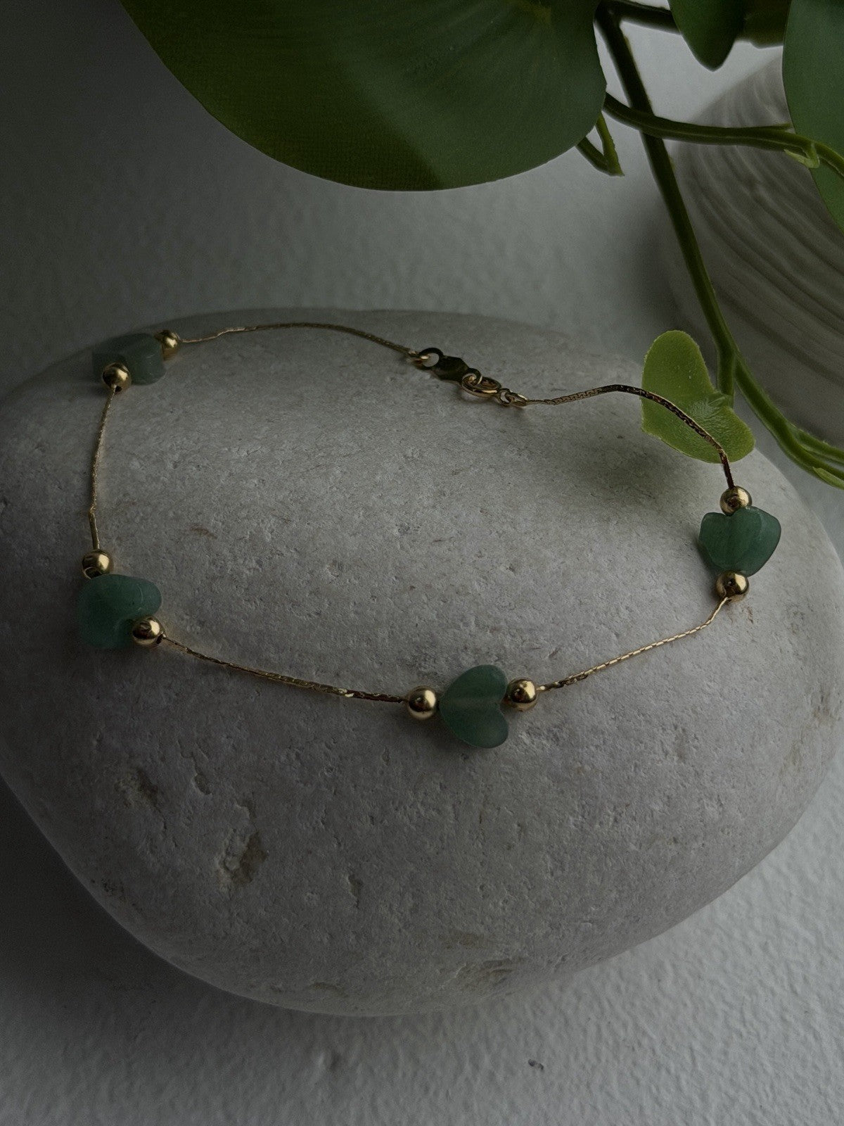 14K Yellow Gold Green Jade Heart Bracelet Length 7