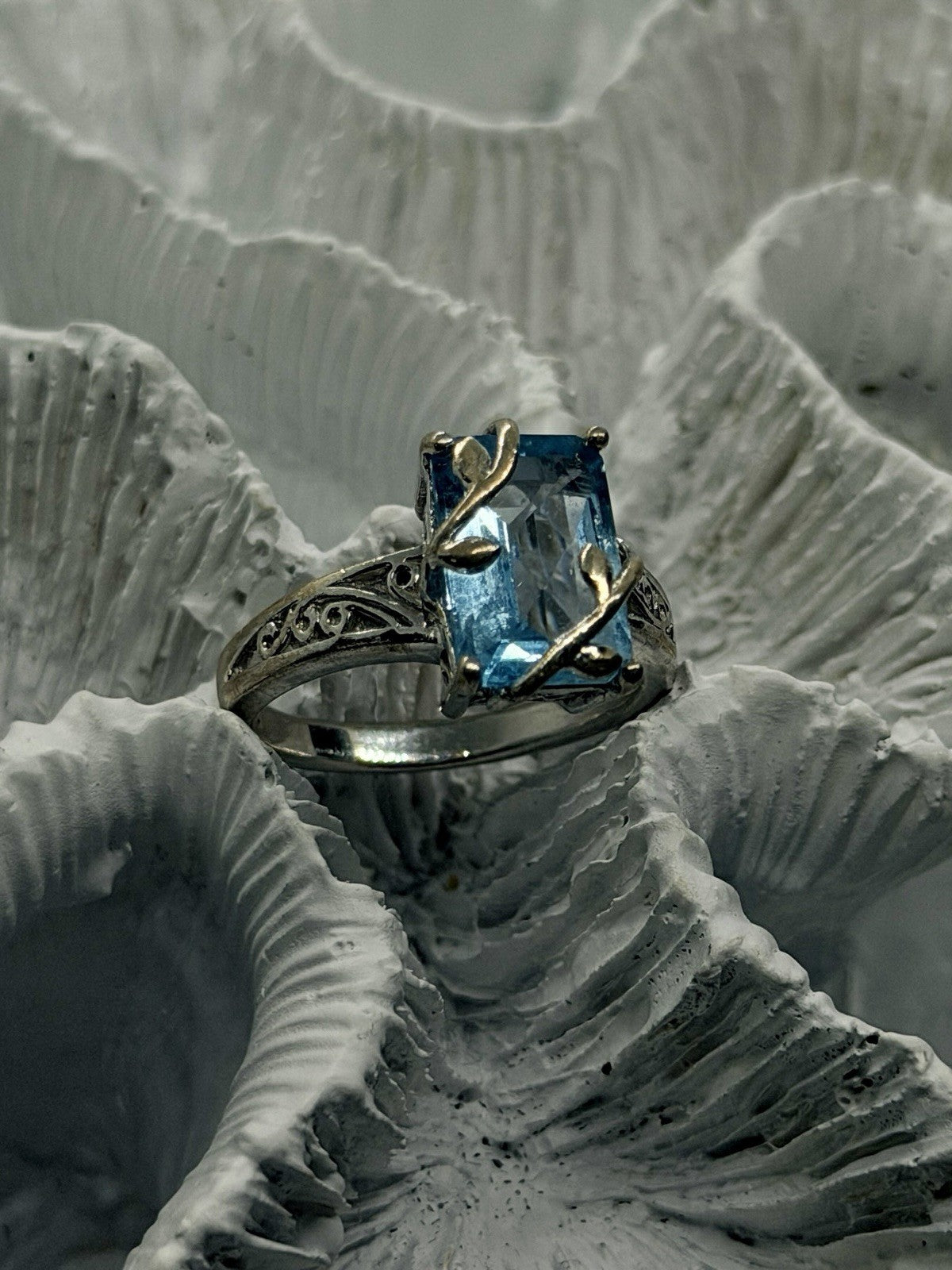 Vine & Leaf Filigree Design 925 Sterling Silver Blue Topaz Ring Size 8