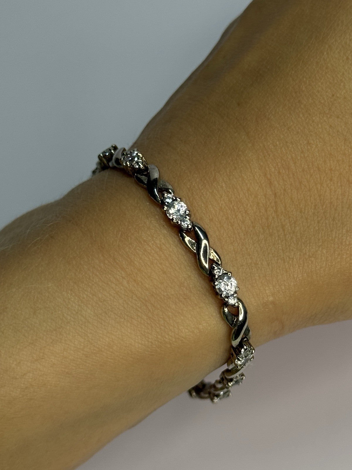 Beautiful 925 Sterling Silver CZ Bracelet Length 7 Inch
