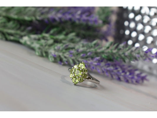 925 Sterling Silver Peridot Ring Size 8