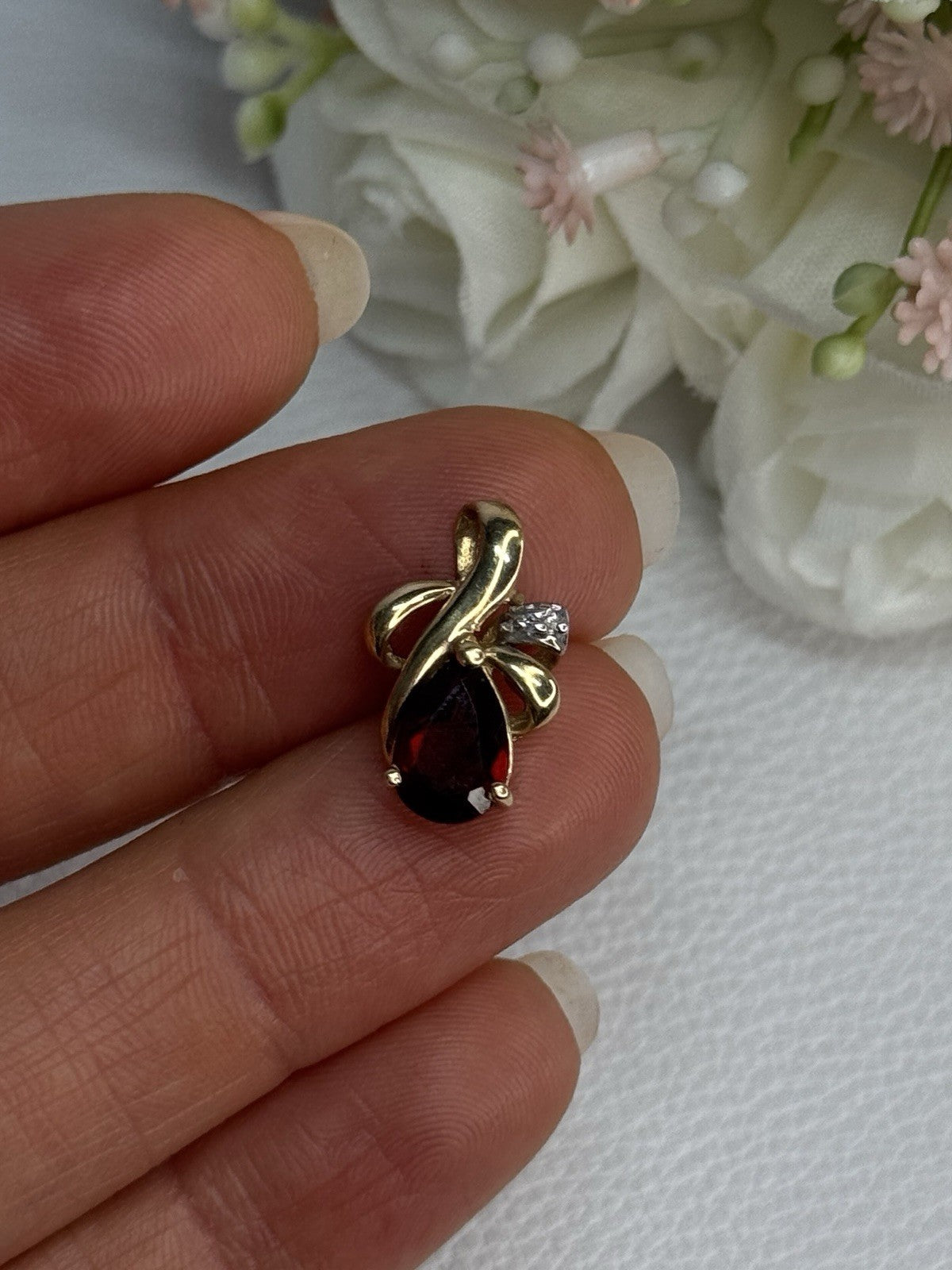 10K Yellow Gold Garnet & Diamond Pendant Length 0.65 Inch