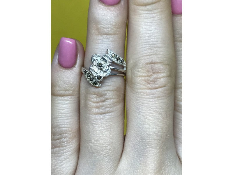 925 Sterling Silver Black Spinel "Flower" Ring Size 5