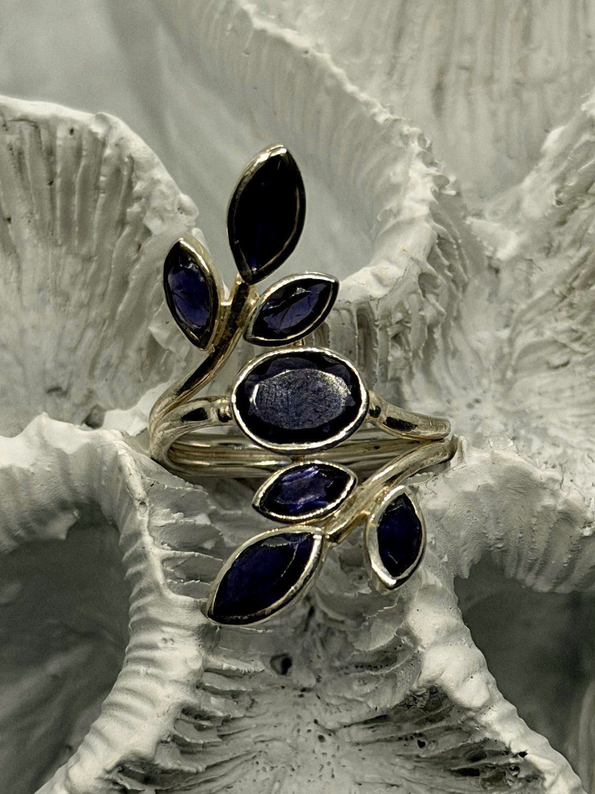 925 Sterling Silver Deep Purple Amethyst Color Gemstones Floral Leaf Ring Size 7