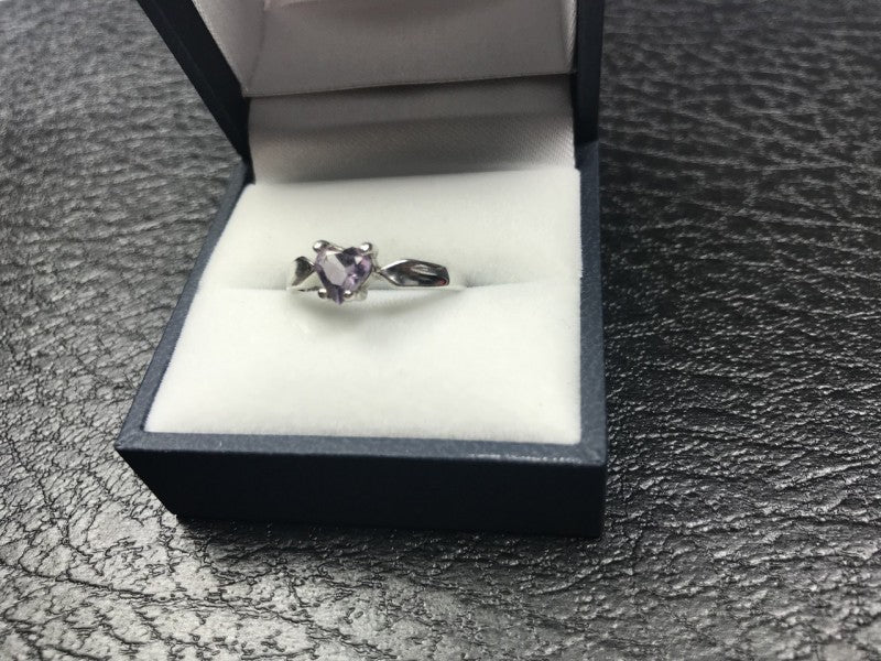925 Sterling Silver Amethyst "Heart" Ring Size 8.5