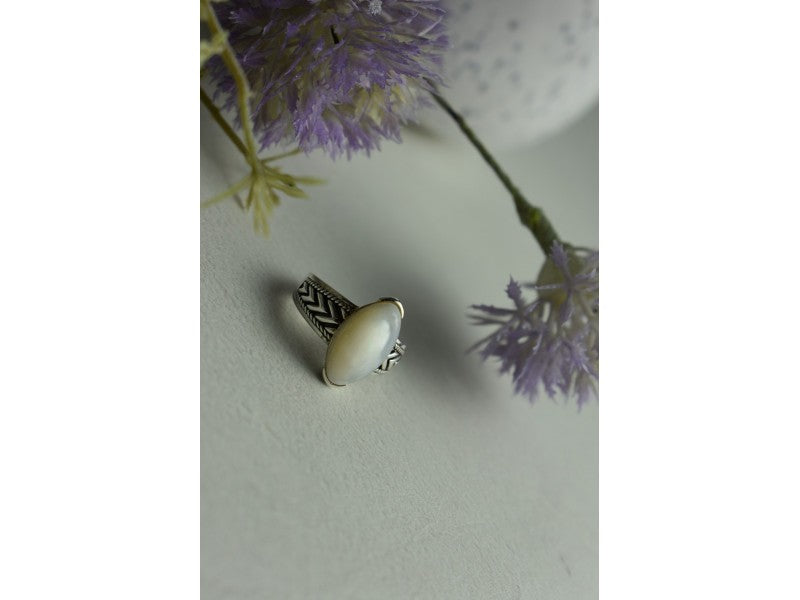 925 Sterling Silver Mother Of Pearl Ring Size 6.5