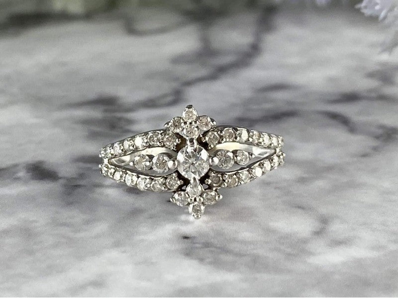 14K White Gold Diamonds Ring Size 6.5