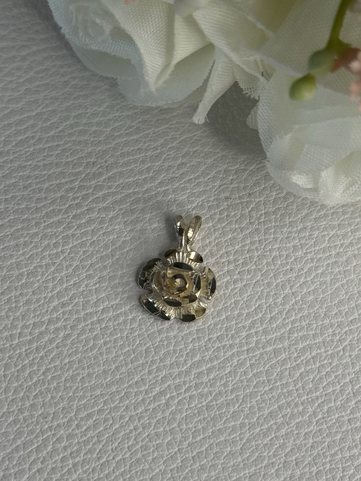 925 Sterling Silver Flower Pendant Length 0.60 Inch