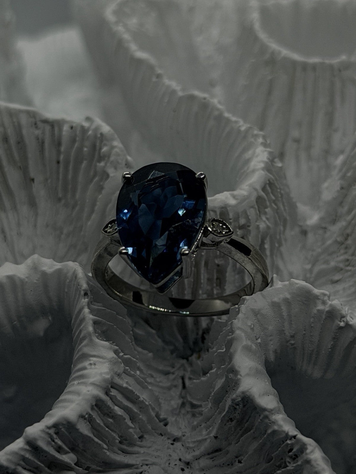 925 Sterling Silver London Blue Topaz Pear Cut with Diamond Accent Ring Size 7
