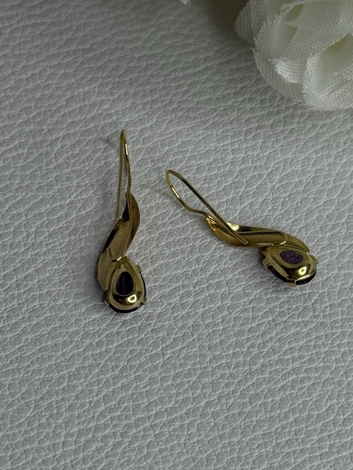 14K Yellow Gold Amethyst Earrings Length 0.90 inch