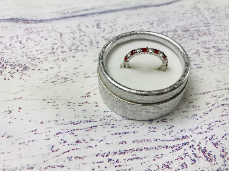 925 Sterling Silver Red & White CZ Band Ring Size 8.5