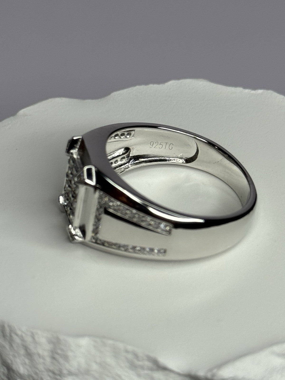 925 Sterling Silver CZ Men'S Ring Size 12