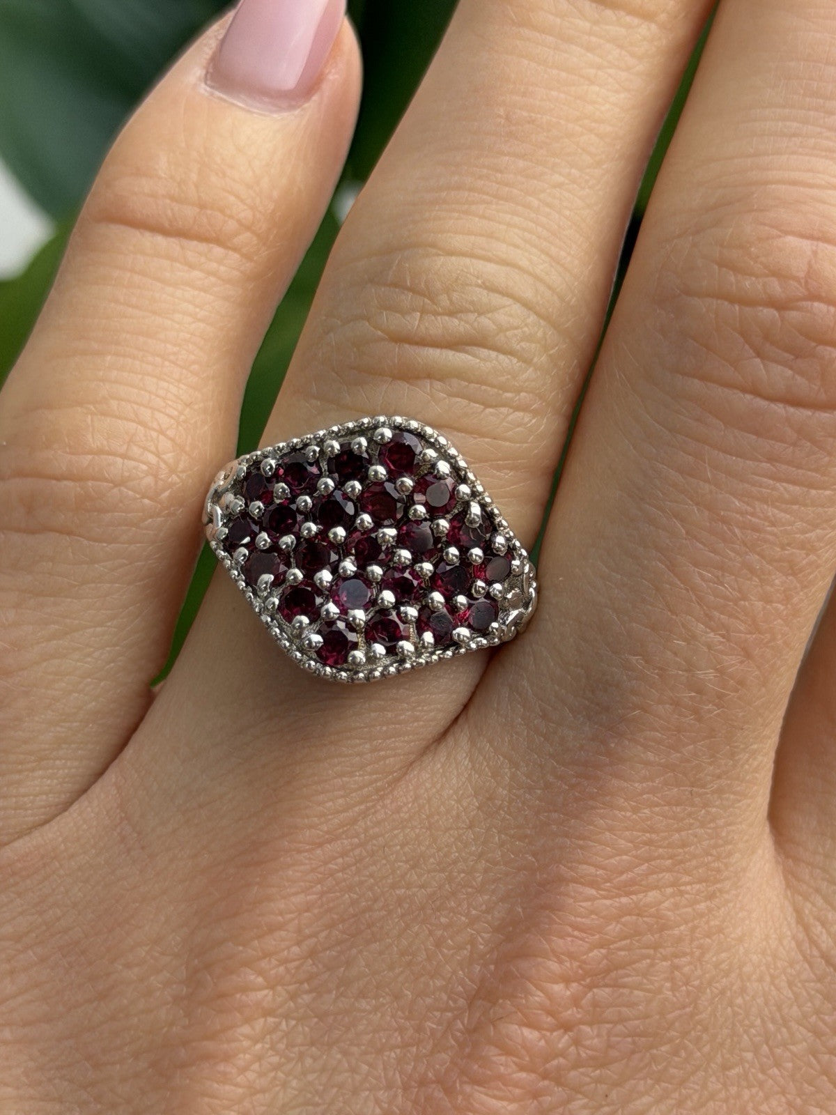 Beautiful 925 Sterling Silver Garnet Ring Size 7