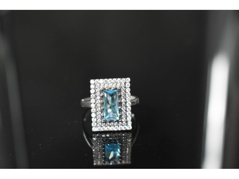 925 Sterling Silver Blue Alpanite & CZ Ring Size 8.5