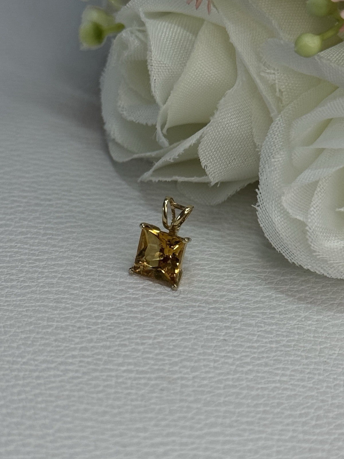 10K YELLOW GOLD CITRINE PENDANT LENGTH 0.40 INCH