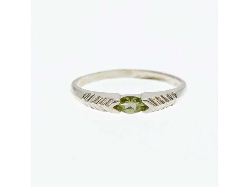 925 Sterling Silver Peridot Ring Size 10.25