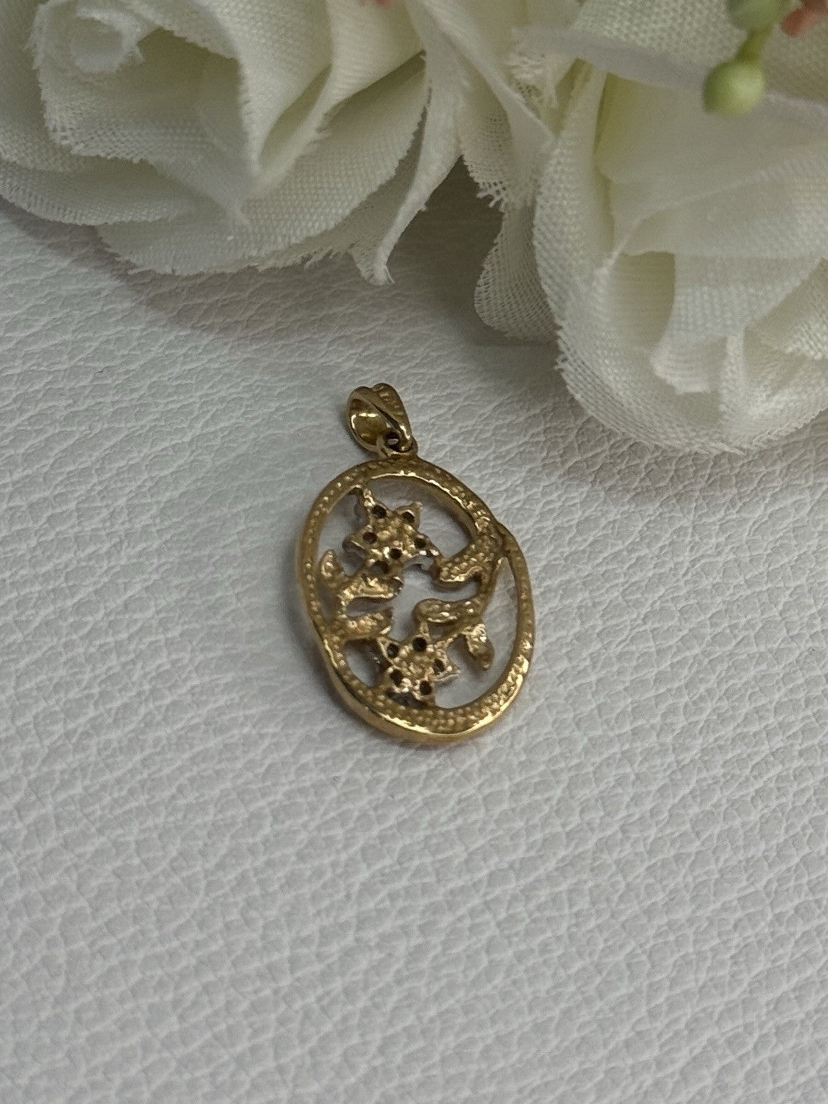 10K Yellow Gold Diamonds Flowers Pendant Length 0.95 Inch