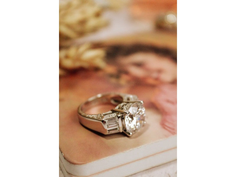 925 Sterling Silver CZ Ring Size 5.5