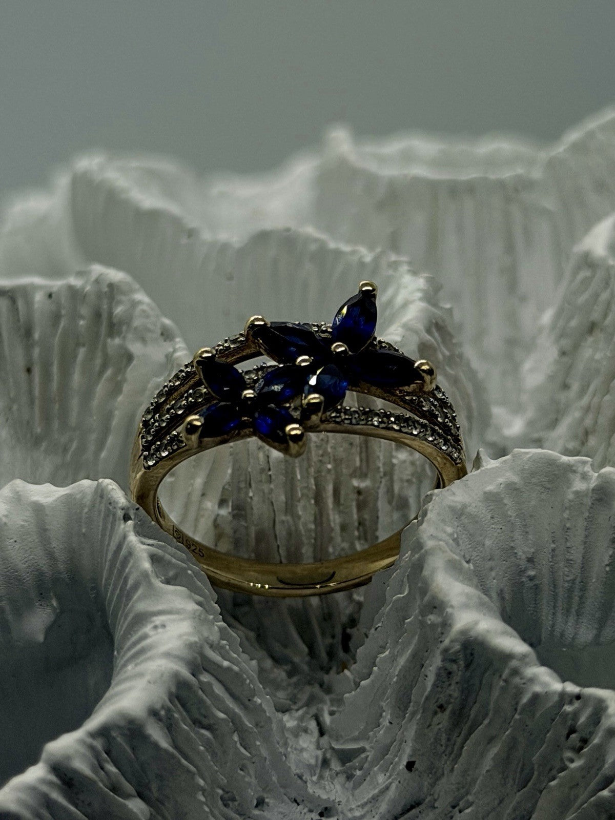 Floral 925 Sterling Silver Gold Plated Blue & White Sapphire Ring Size 7