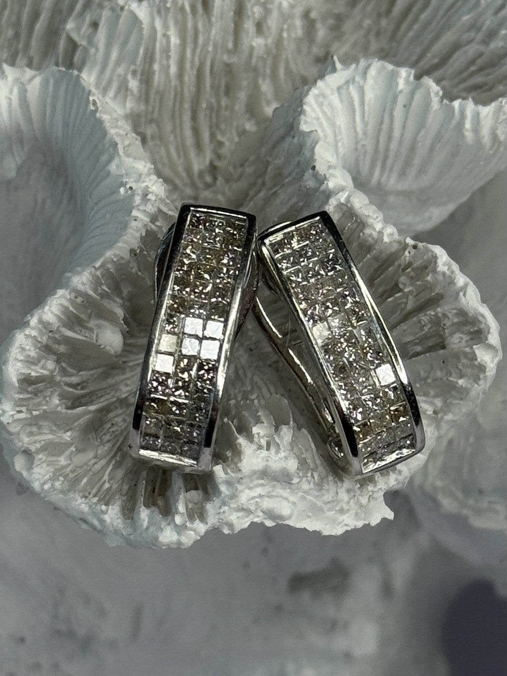 Classy 14K White Gold Diamond 1 Carat Earrings Length 0.83 Inch