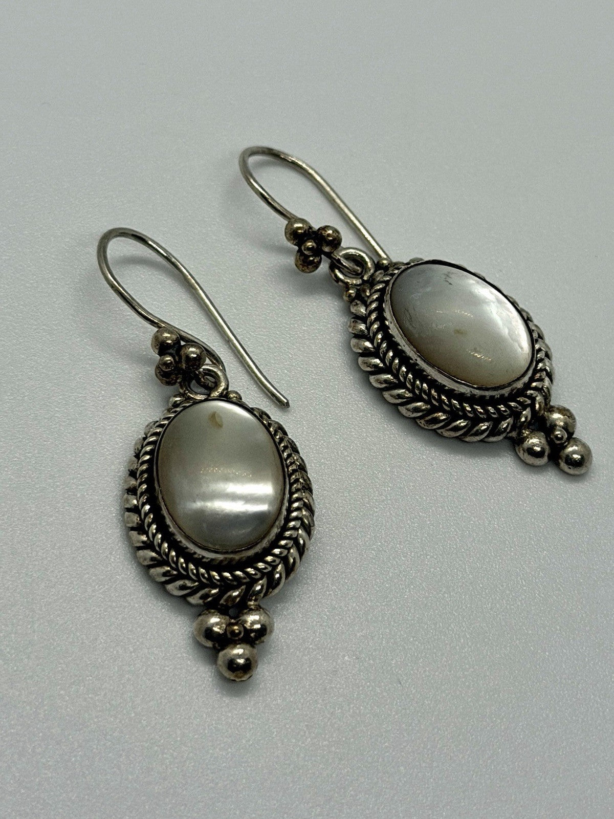Vintage 925 Sterling Silver Mother of Pearl Oval Dangle Earrings