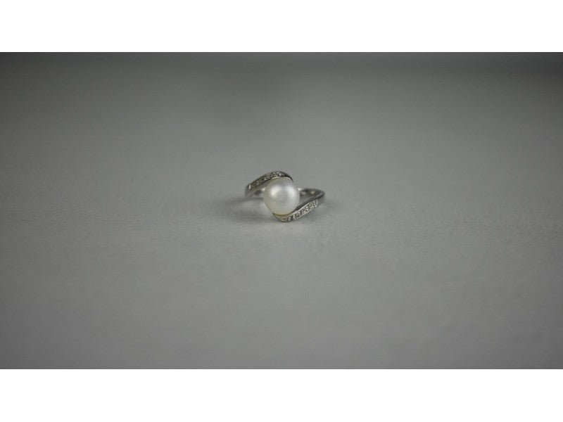 925 Sterling Silver Pearl & Colorless Spinel Ring Size 8