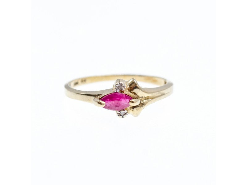 10K Yellow Gold Ruby & Diamonds Ring Size 6.75