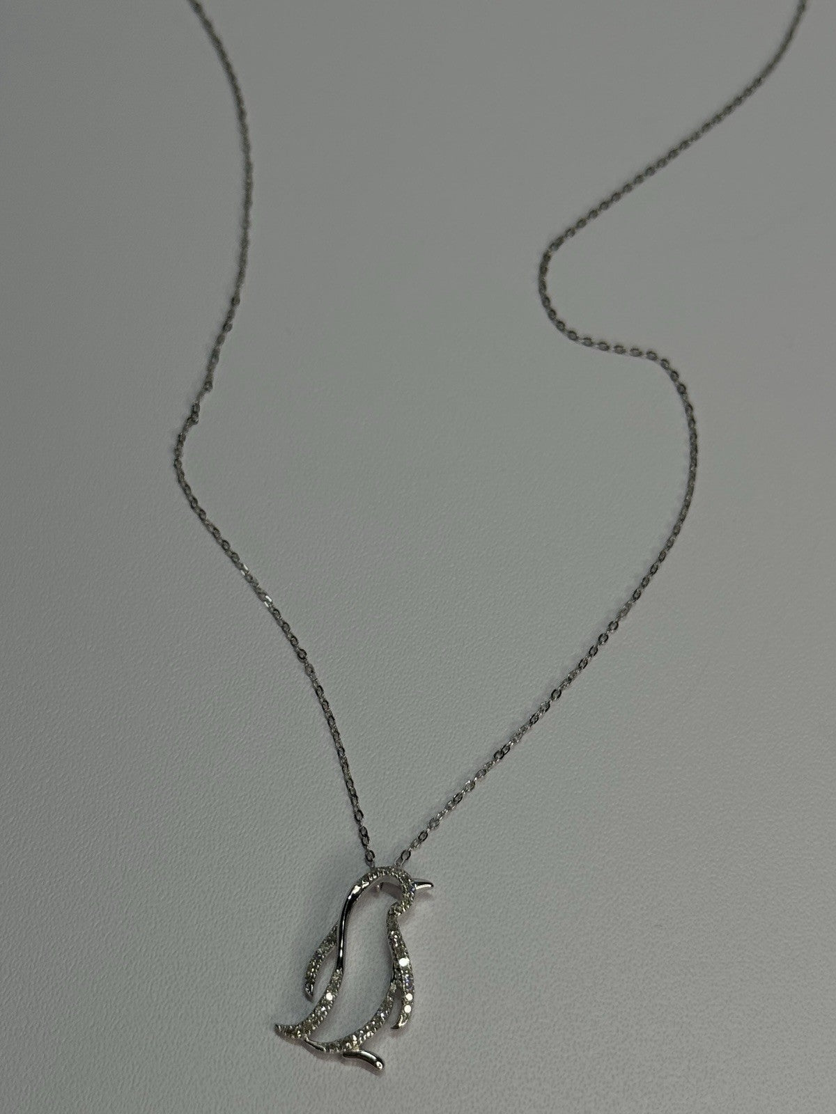 14K WHITE GOLD DIAMOND PENGUIN NECKLACE LENGTH 17 INCH