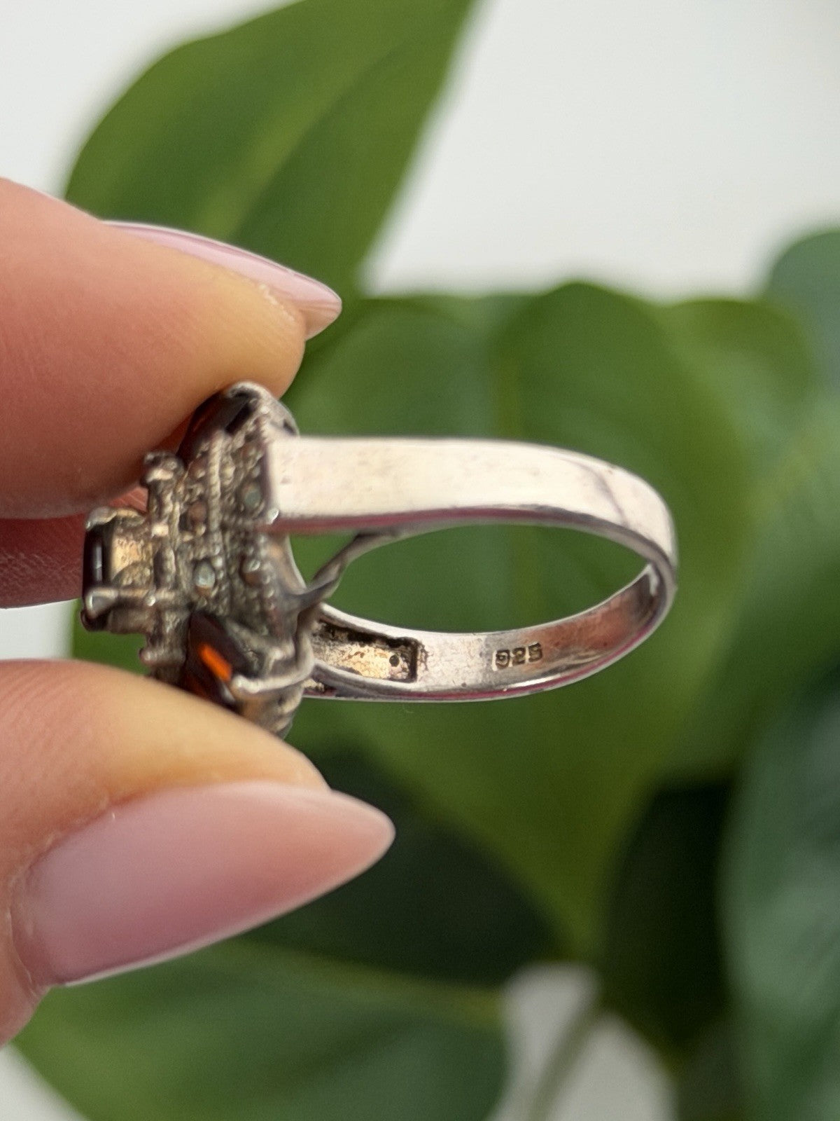 925 Sterling Silver Garnet & Marcasite Ring Size 6.5