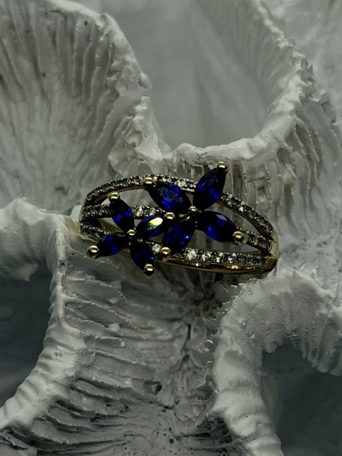 Floral 925 Sterling Silver Gold Plated Blue & White Sapphire Ring Size 7