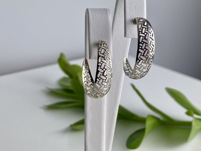 Classic Openwork Stud Earrings