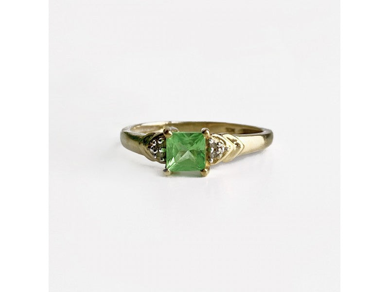 10K Yellow Gold Tsavorite & Diamonds Ring Size 6.25