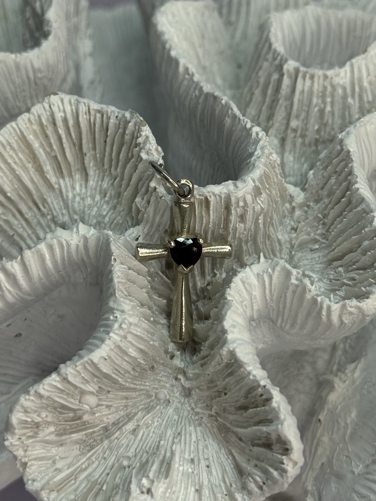 925 Sterling Silver Garnet Heart Cross Length 1.2 Inch