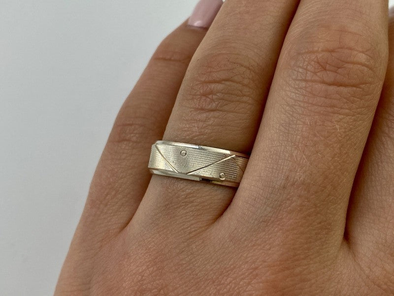 925 Sterling Silver Band Ring Size 7.5 Italy