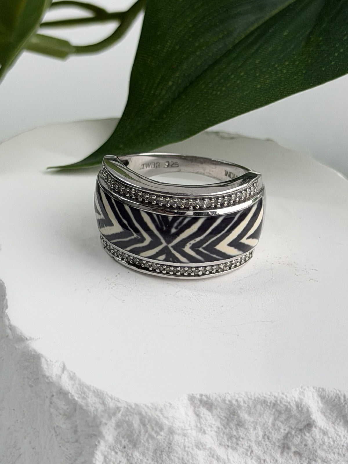 JWBR 925 Sterling Silver Enamel Zebra Stripe Diamonds Ring Size 8